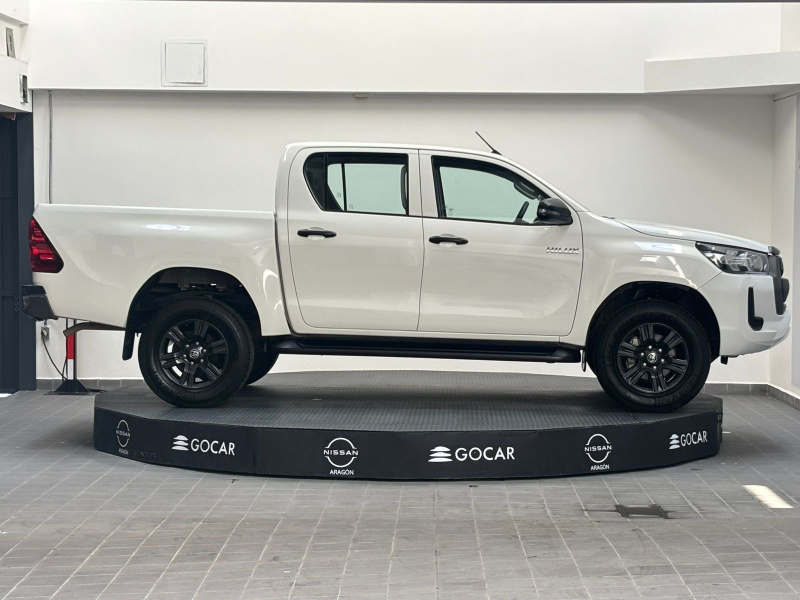 Toyota Comerciales Hilux Pick-Up 4 pts. SR, Doble Cab., TM5, a/ac., VE, RA-17 2023